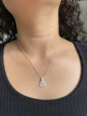 Colar Nossa Sra. Aparecida Detalhe Cravejado