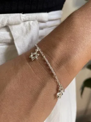 Pulseira Pingentes Estrelas Vazadas